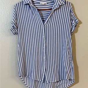 Beachlunchlounge White and Blue Button Down Shirt with Notched Collar Size Small